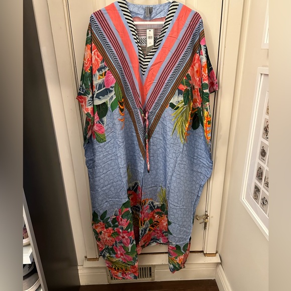 CAFTAN/BEACH COVERUP - Picture 2 of 4